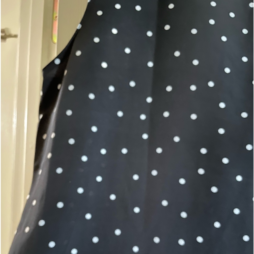 2/$15 Ann Taylor Black with white dots sleeveless top, Sz M - Picture 11 of 15